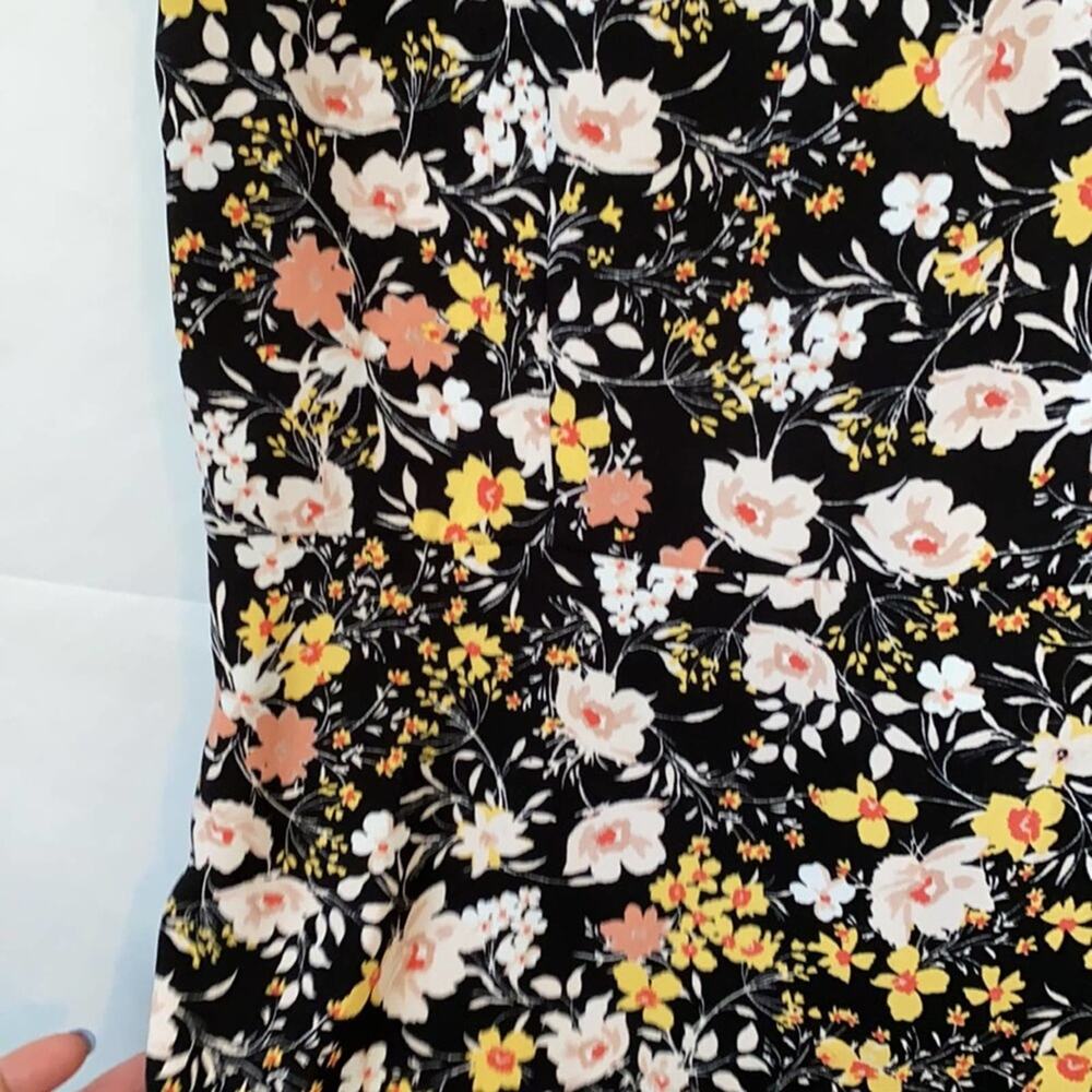 Liz Claiborne 'Career' Black Floral Waist Tie Top - Picture 6 of 9